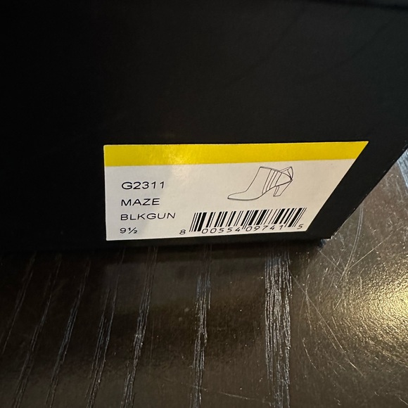 L.A.M.B. Black suede Maze ankle boots sz 9.5 - Picture 5 of 6